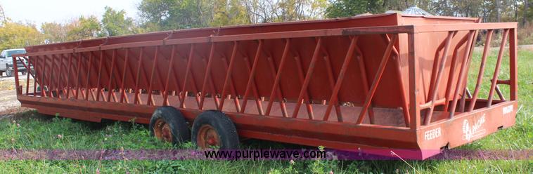 image for item I5904 Apache round bale feeder wagon