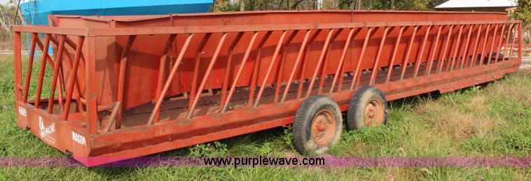 image for item I5904 Apache round bale feeder wagon