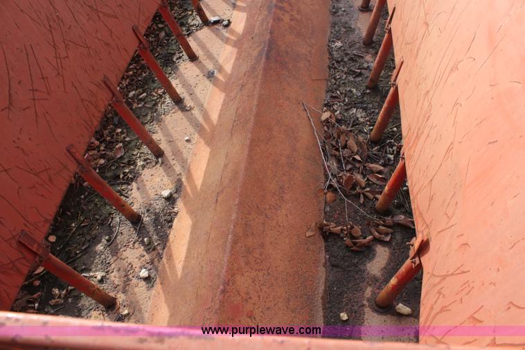 image for item I5904 Apache round bale feeder wagon