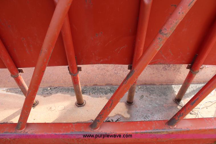 image for item I5904 Apache round bale feeder wagon