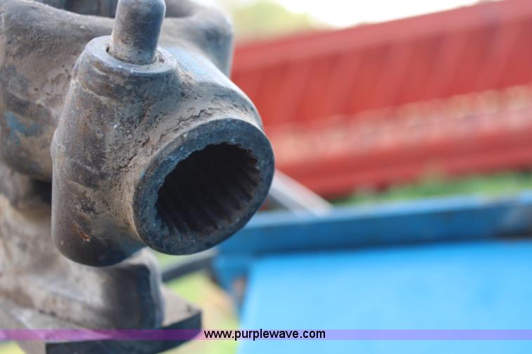 image for item I5905 Kinze 400 grain cart