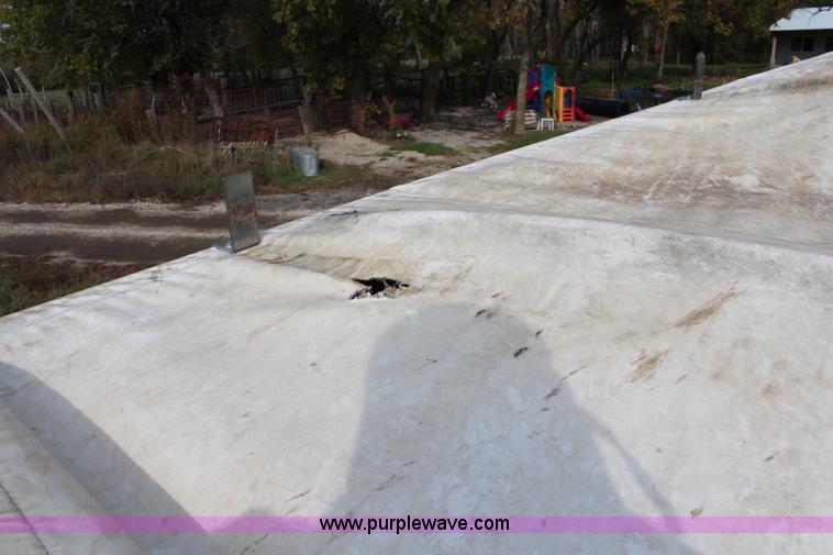 image for item I5905 Kinze 400 grain cart