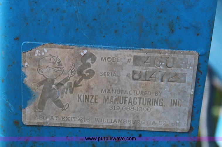 image for item I5905 Kinze 400 grain cart