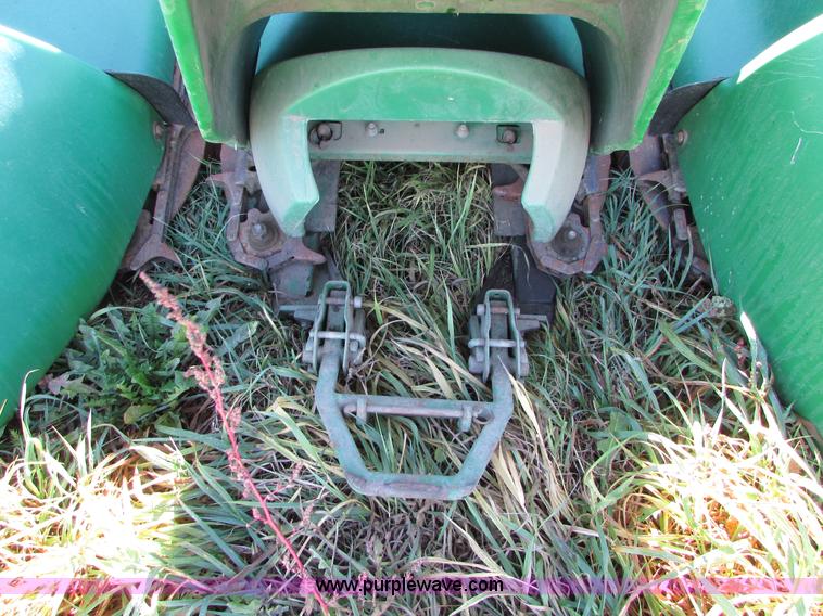 image for item I6013 1996 John Deere 1293 corn head