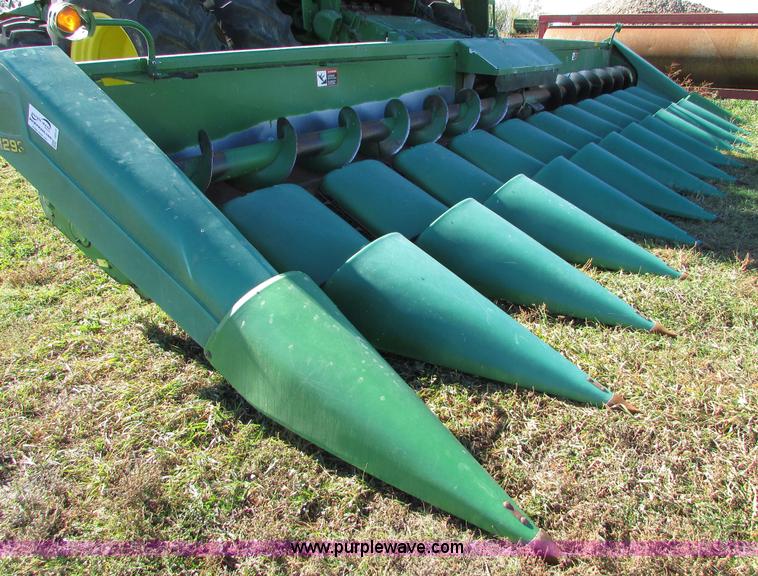 image for item I6013 1996 John Deere 1293 corn head