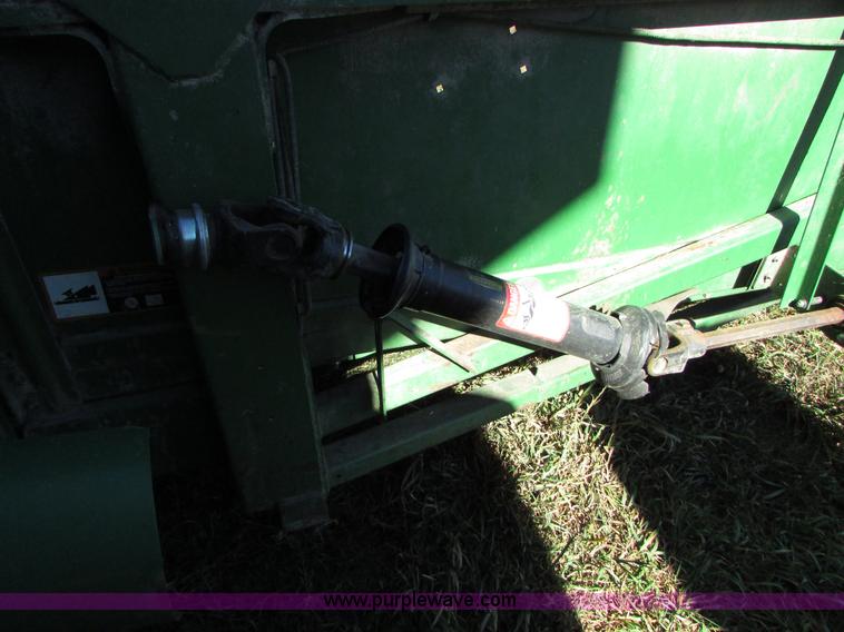 image for item I6013 1996 John Deere 1293 corn head