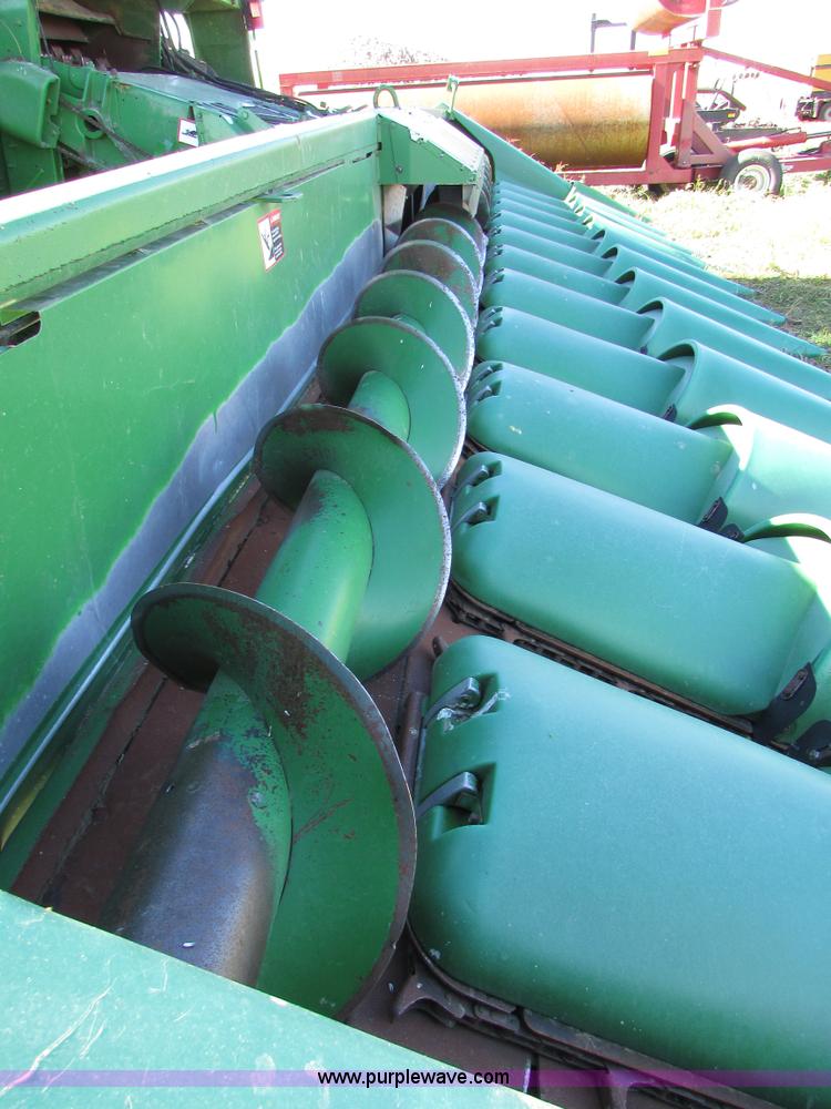 image for item I6013 1996 John Deere 1293 corn head