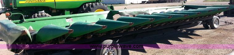 image for item I6013 1996 John Deere 1293 corn head