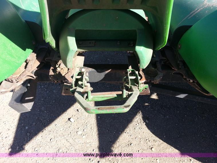 image for item I6013 1996 John Deere 1293 corn head