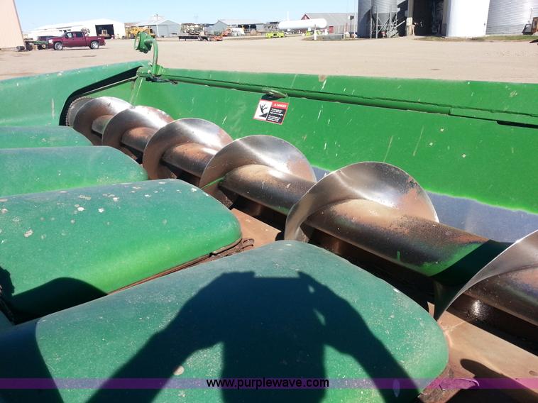 image for item I6013 1996 John Deere 1293 corn head