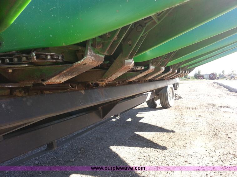 image for item I6013 1996 John Deere 1293 corn head