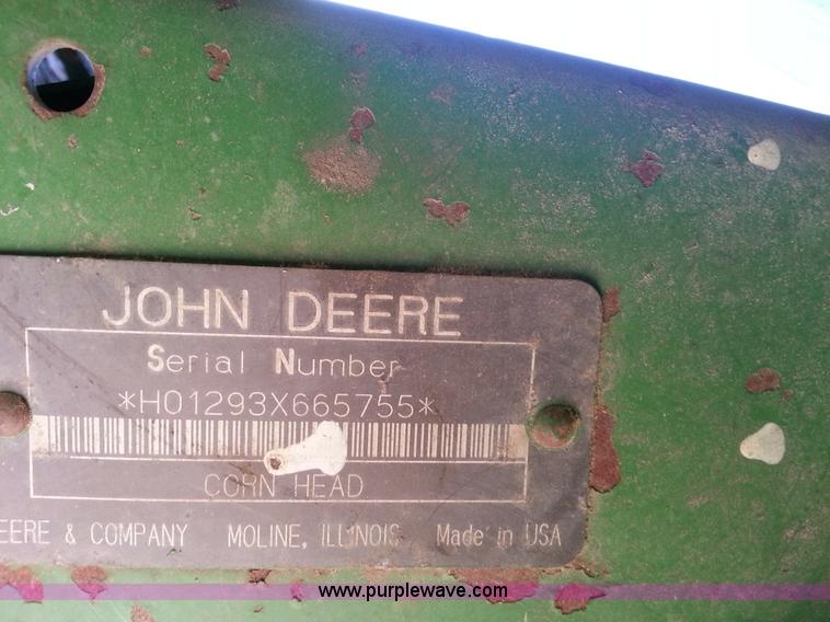 image for item I6013 1996 John Deere 1293 corn head