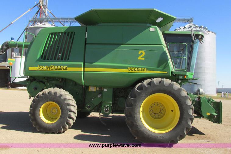 image for item I6014 2004 John Deere 9660 STS combine