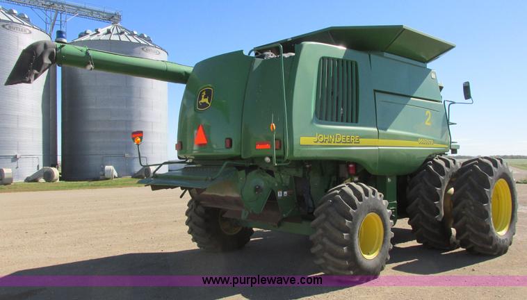 image for item I6014 2004 John Deere 9660 STS combine