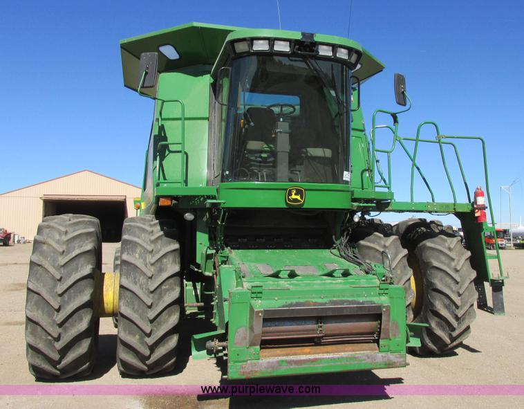 image for item I6014 2004 John Deere 9660 STS combine