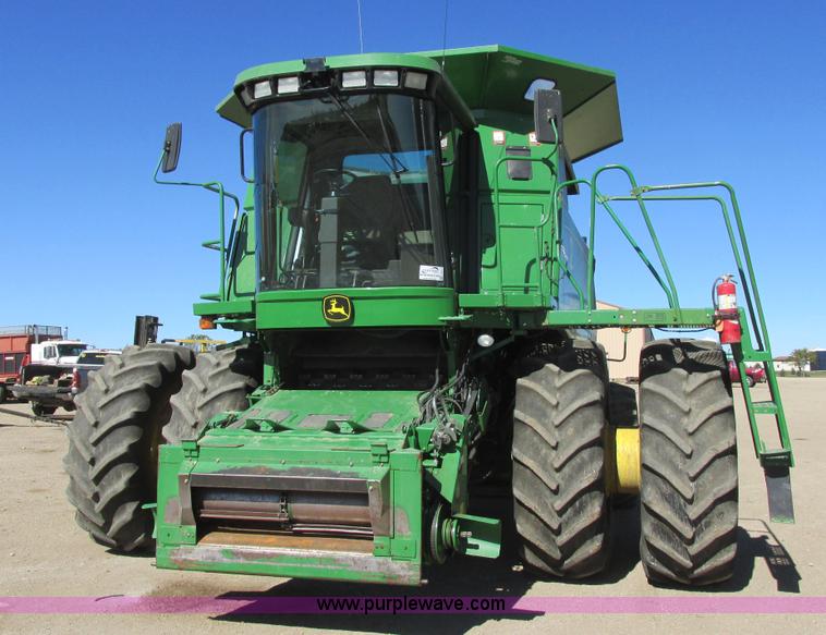 image for item I6014 2004 John Deere 9660 STS combine