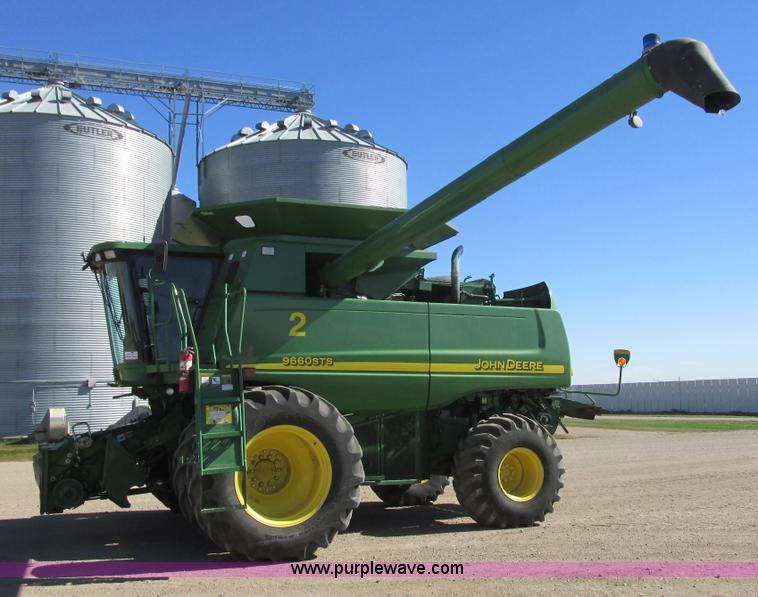 image for item I6014 2004 John Deere 9660 STS combine