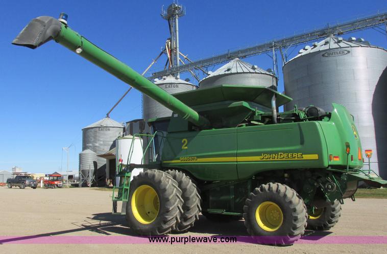 image for item I6014 2004 John Deere 9660 STS combine