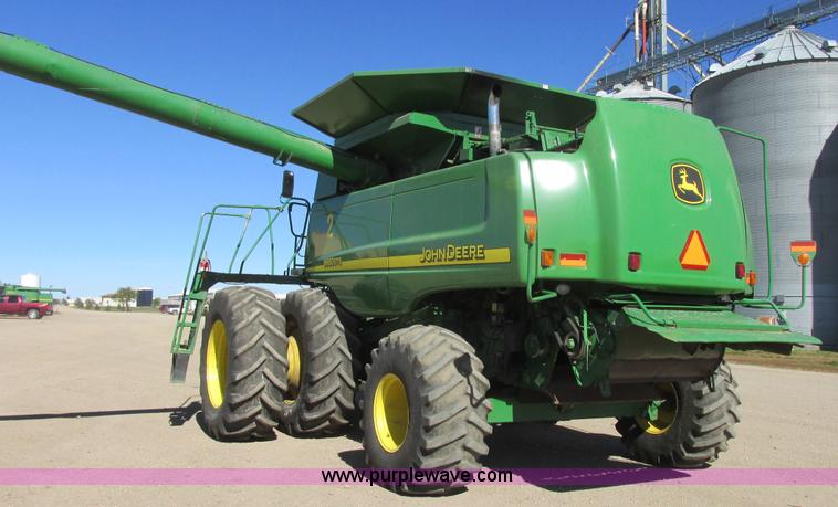 image for item I6014 2004 John Deere 9660 STS combine