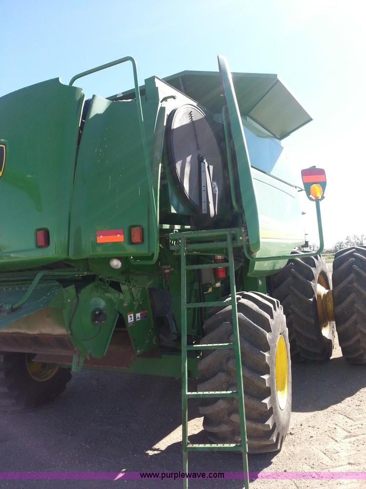 image for item I6014 2004 John Deere 9660 STS combine