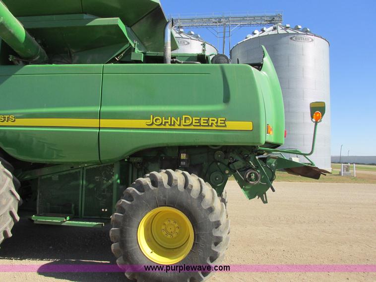 image for item I6014 2004 John Deere 9660 STS combine