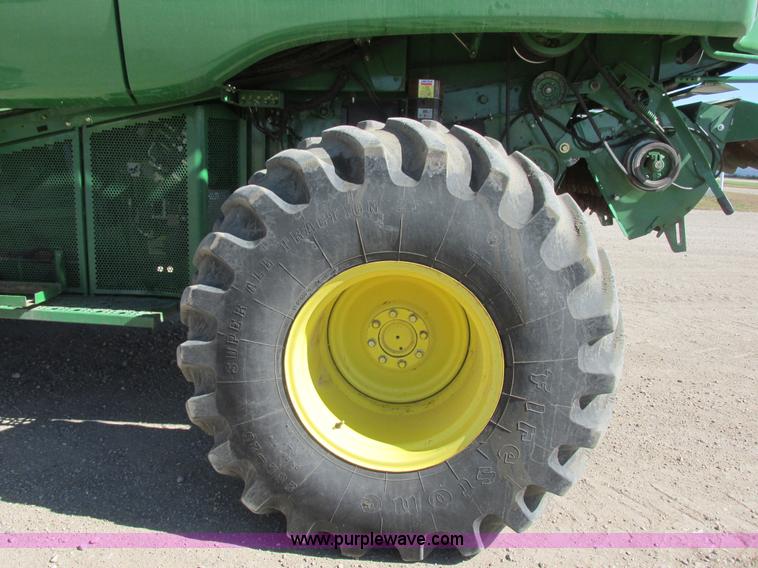 image for item I6014 2004 John Deere 9660 STS combine