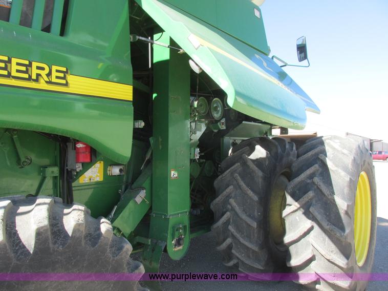 image for item I6014 2004 John Deere 9660 STS combine