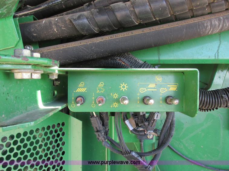 image for item I6014 2004 John Deere 9660 STS combine