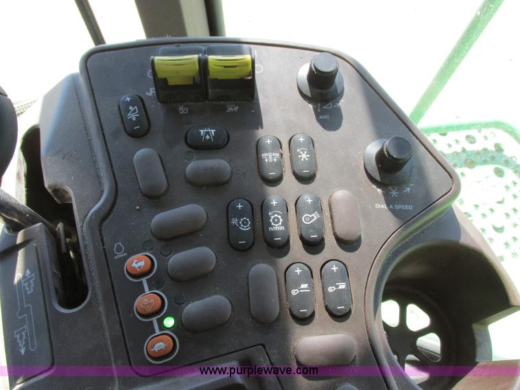 image for item I6014 2004 John Deere 9660 STS combine