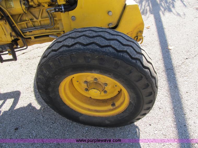 image for item Z9090 2000 New Holland 345D tractor