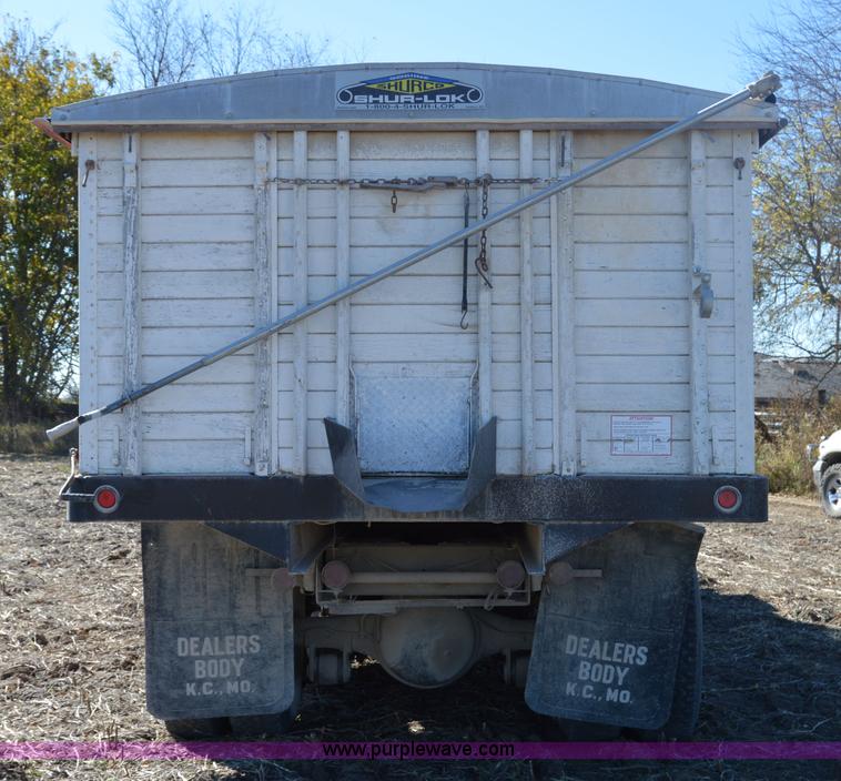 image for item Z9278 1964 International 9100 grain truck