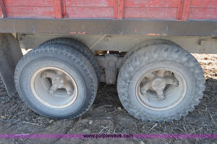 image for item Z9278 1964 International 9100 grain truck