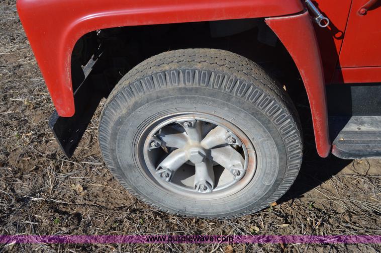 image for item Z9278 1964 International 9100 grain truck