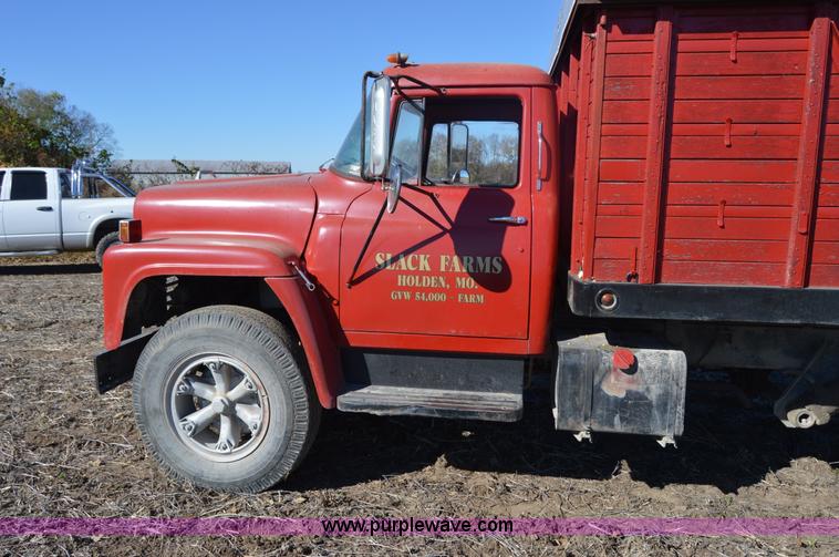image for item Z9278 1964 International 9100 grain truck
