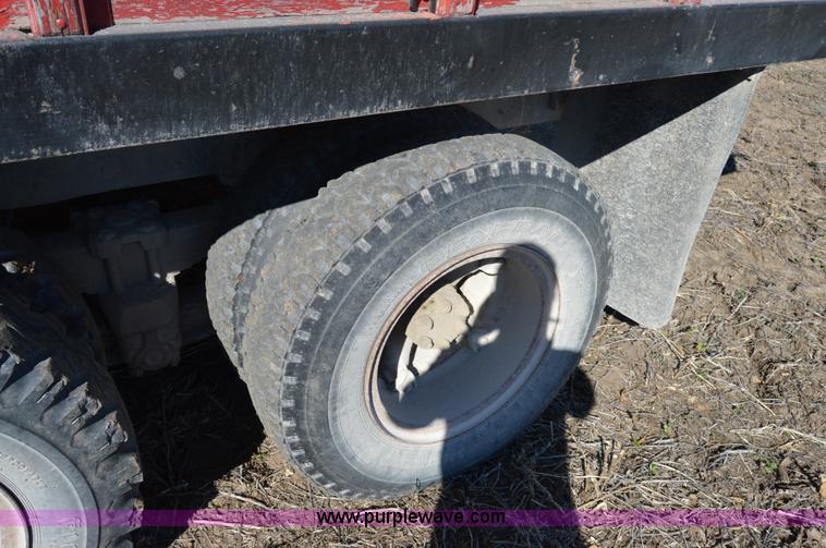 image for item Z9278 1964 International 9100 grain truck