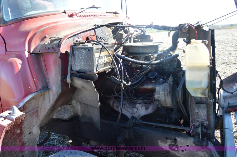 image for item Z9278 1964 International 9100 grain truck