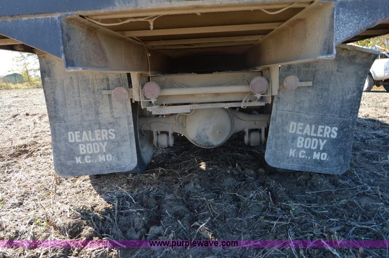 image for item Z9278 1964 International 9100 grain truck