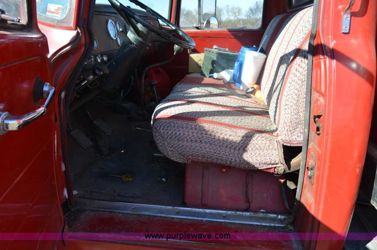 image for item Z9278 1964 International 9100 grain truck