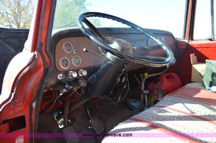 image for item Z9278 1964 International 9100 grain truck