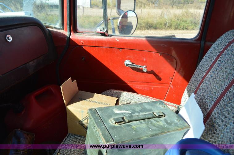 image for item Z9278 1964 International 9100 grain truck