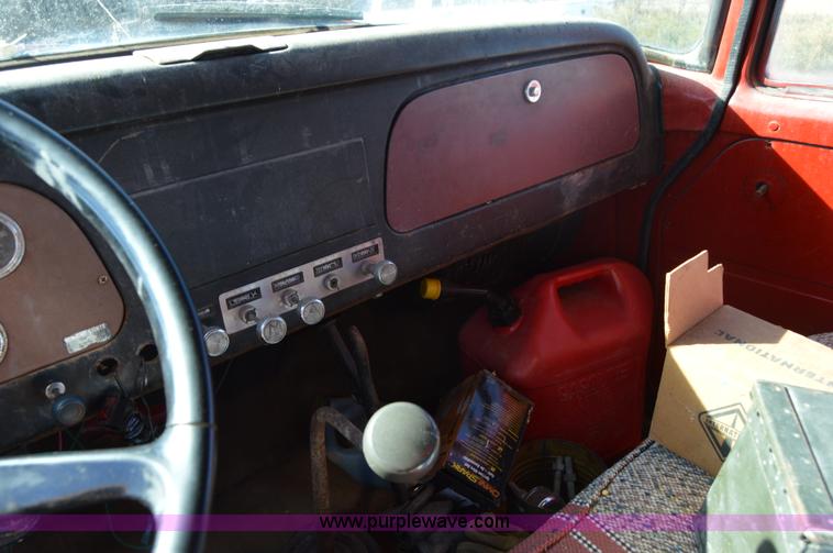 image for item Z9278 1964 International 9100 grain truck