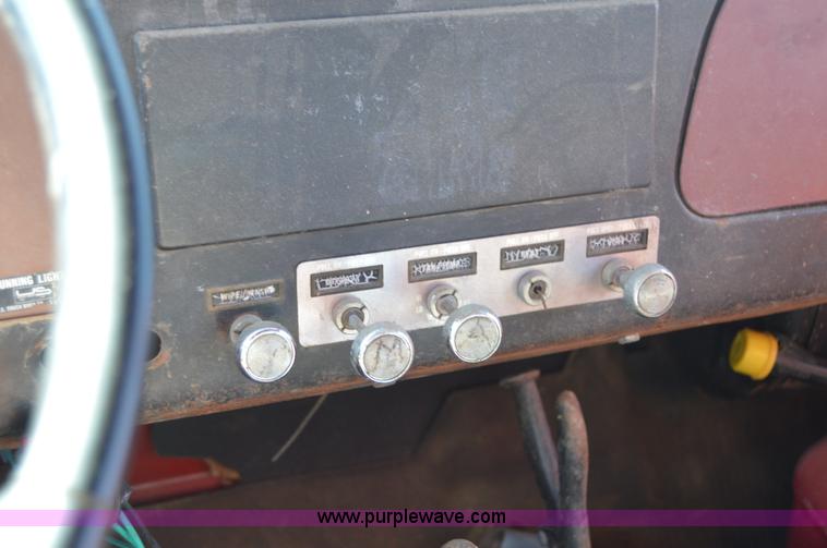 image for item Z9278 1964 International 9100 grain truck