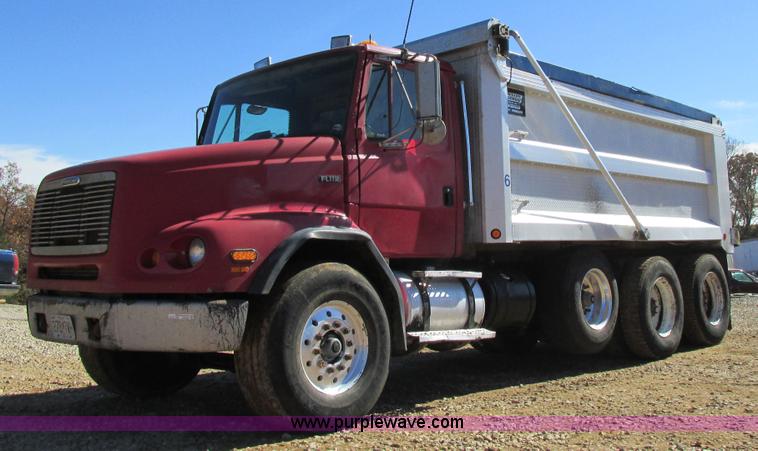 image for item AW9864 1999 Freightliner FL112 dump truck