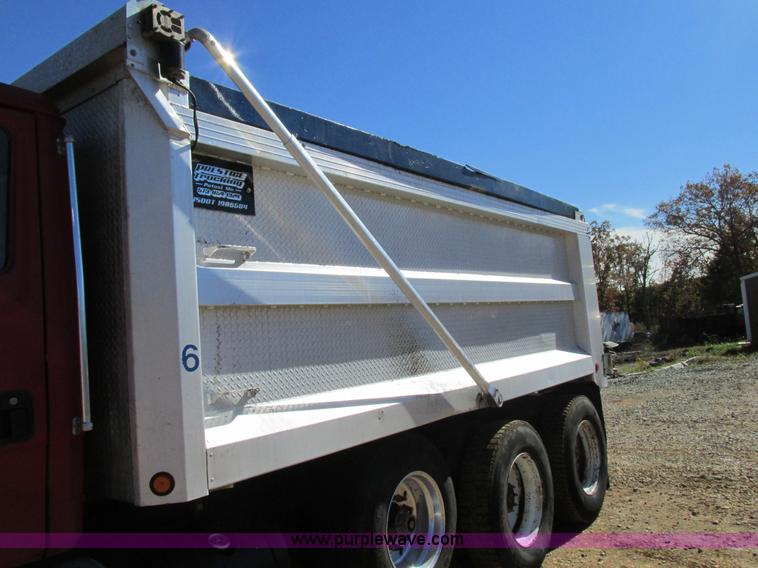 image for item AW9864 1999 Freightliner FL112 dump truck