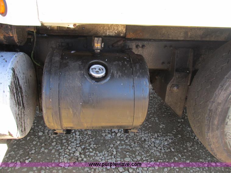 image for item AW9864 1999 Freightliner FL112 dump truck