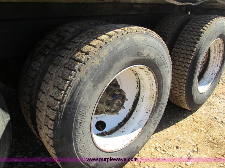 image for item AW9864 1999 Freightliner FL112 dump truck