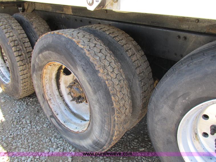 image for item AW9864 1999 Freightliner FL112 dump truck