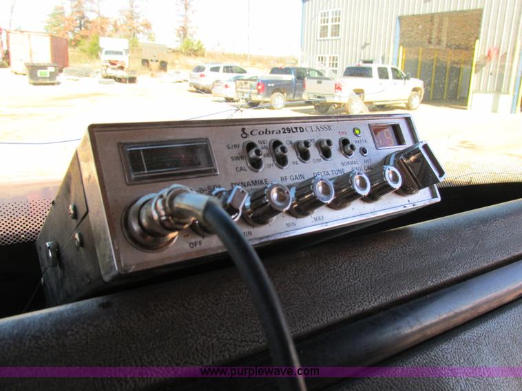 image for item AW9864 1999 Freightliner FL112 dump truck