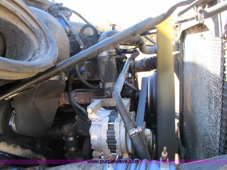 image for item AW9864 1999 Freightliner FL112 dump truck