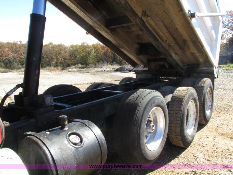 image for item AW9864 1999 Freightliner FL112 dump truck